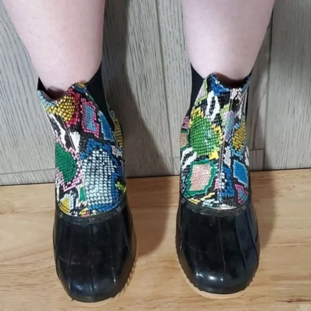 Chelsea Rain Boots Duck Multi Color Snake Skin Print Fleece Women's WOMANS Sz 6
